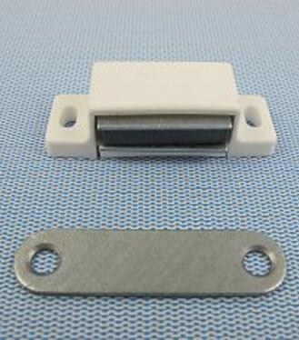 Magnetka na sieťové dvere biela